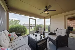 214 Hobby St, Georgetown, TX 78633 - Photo 3