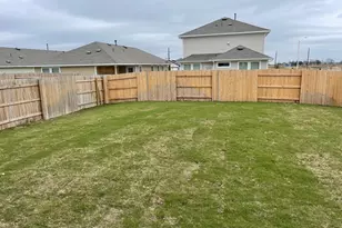 100 Crescent St, Georgetown, TX 78626 - Photo 5