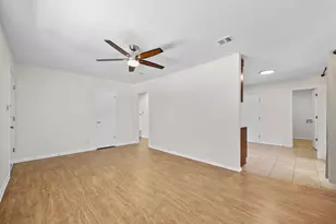8600 Hathaway Dr, Austin, TX 78757 - Photo 11