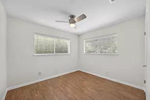 8600 Hathaway Dr, Austin, TX 78757 - Photo 15
