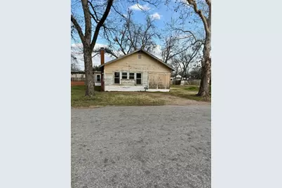 805 N Central Avenue, Cameron, TX 76520 - Photo 3