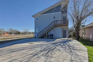 1300 Hausman Dr, Lockhart, TX 78644 - Photo 1