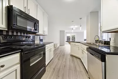 3300 Yorktown Street #13, Houston, TX 77056 - Photo 5