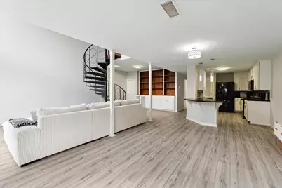 3300 Yorktown Street #13, Houston, TX 77056 - Photo 3