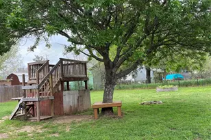805 Laurel St, Bastrop, TX 78602 - Photo 11