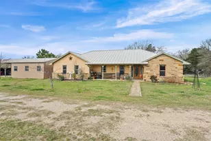 1102 Fairview Dr, Rockdale, TX 76567 - Photo 1