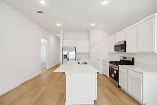 137 Tolo Dr, Elgin, TX 78621 - Photo 5