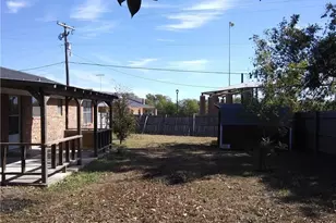 313 Ross St, Hutto, TX 78634 - Photo 13