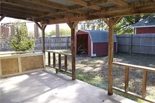 313 Ross St, Hutto, TX 78634 - Photo 11