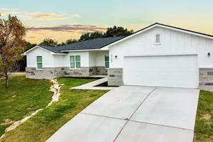 5102 Moss Point, Lago Vista, TX 78645 - Photo 1