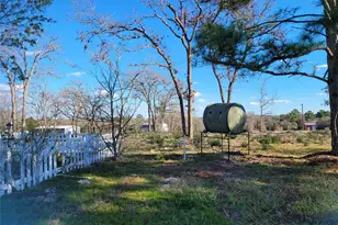 208 Newcastle Dr, Red Rock, TX 78662 - Photo 33