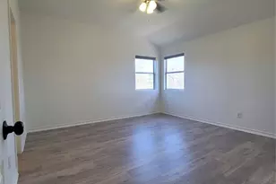 208 Newcastle Dr, Red Rock, TX 78662 - Photo 7
