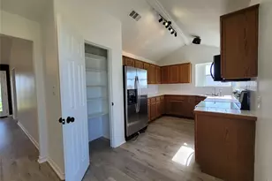 208 Newcastle Dr, Red Rock, TX 78662 - Photo 15