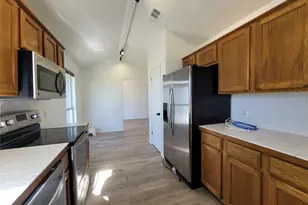 208 Newcastle Dr, Red Rock, TX 78662 - Photo 17