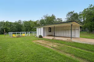 406 Live Oak St, Smithville, TX 78957 - Photo 31