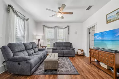 406 Live Oak Street, Smithville, TX 78957 - Photo 5