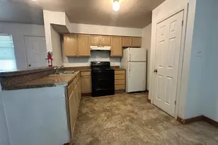 1105 Westwood Ln, Giddings, TX 78942 - Photo 5