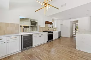 1111 Spearson Ln, Austin, TX 78745 - Photo 15