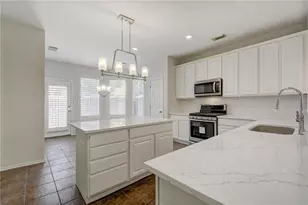 2614 Kinney Oaks Ct, Austin, TX 78704 - Photo 11