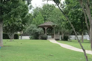 2614 Kinney Oaks Ct, Austin, TX 78704 - Photo 33