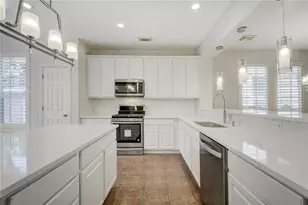2614 Kinney Oaks Ct, Austin, TX 78704 - Photo 15