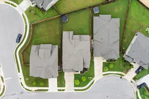 515 Watershield Cv, Georgetown, TX 78633 - Photo 37