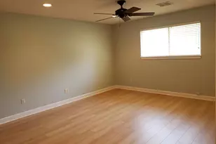 2002 Voltaire Dr, Austin, TX 78752 - Photo 17