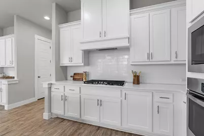 438 Brentwood Drive, Austin, TX 78737 - Photo 11