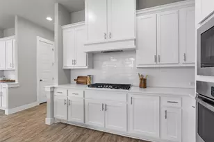 438 Brentwood Dr, Austin, TX 78737 - Photo 11