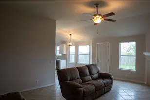 502 Stewart Dr, Hutto, TX 78634 - Photo 7