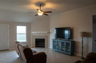 502 Stewart Dr, Hutto, TX 78634 - Photo 5