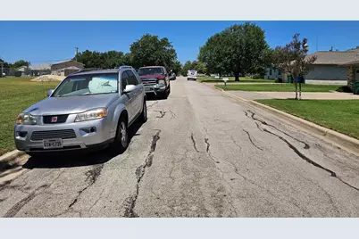 603 S Railroad Avenue, Pflugerville, TX 78660 - Photo 5