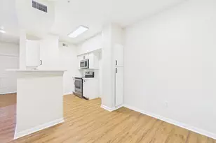 2320 Gracy Farms Ln, Austin, TX 78758 - Photo 7