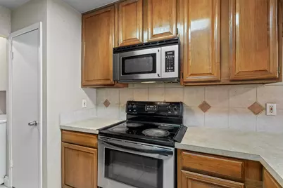 806 W 24th Street #326, Austin, TX 78705 - Photo 11