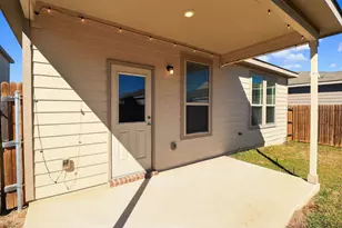 137 Miracle Dr, Jarrell, TX 76537 - Photo 21