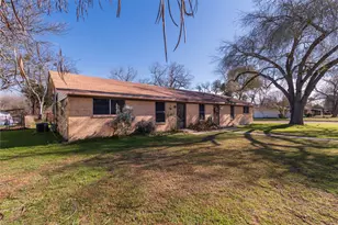 97 Peach St, Luling, TX 78648 - Photo 1