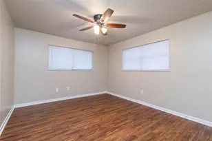 97 Peach St, Luling, TX 78648 - Photo 5