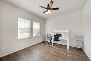136 Finley St, Hutto, TX 78634 - Photo 3