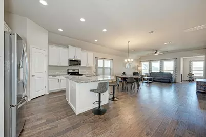 136 Finley Street, Hutto, TX 78634 - Photo 5