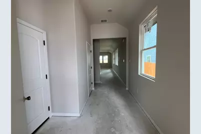 121 Clover Bend, Liberty Hill, TX 78642 - Photo 5