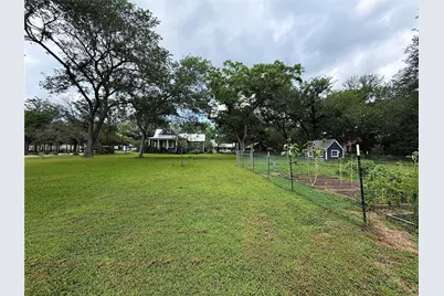 306 5th Avenue, Smithville, TX 78957 - Photo 37