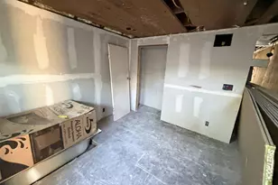 1911 40th St, Galveston, TX 77550 - Photo 35