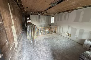 1911 40th St, Galveston, TX 77550 - Photo 25