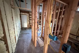 1911 40th St, Galveston, TX 77550 - Photo 21