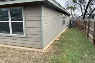 618 Oak Ln, Cottonwood Shores, TX 78657 - Photo 21