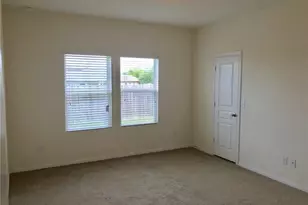 364 Westminster Dr, Kyle, TX 78640 - Photo 5