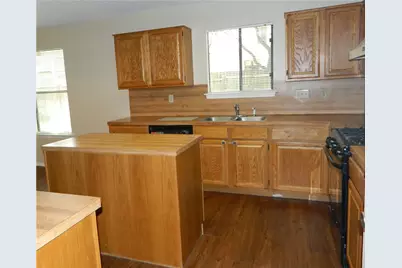 13108 Lubbock Lane, Austin, TX 78729 - Photo 7