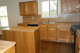 13108 Lubbock Ln, Austin, TX 78729 - Photo 7