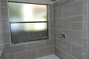 13108 Lubbock Ln, Austin, TX 78729 - Photo 11