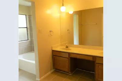 13108 Lubbock Lane, Austin, TX 78729 - Photo 9